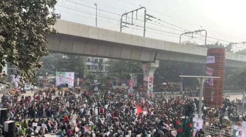 আবার শাহবাগ মোড়ে অবস্থান নিয়েছে ইনকিলাব মঞ্চ