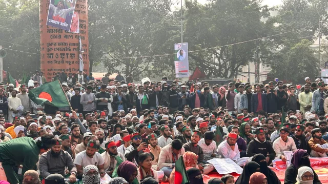 যমুনা ও সংসদ ভবন ঘেরাওয়ের হুঁশিয়ারি ইনকিলাব মঞ্চের